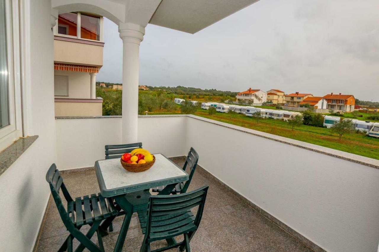 Apartment Keti Fažana Kültér fotó